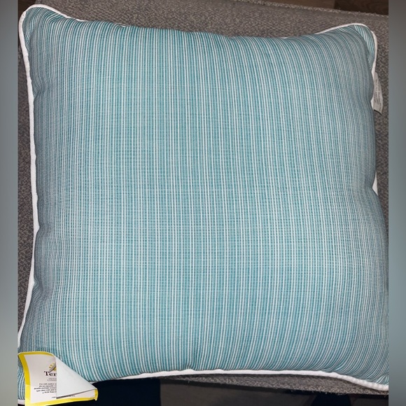 NWT Terrasol Blue White Stripe Fade Resistant Outdoor Pillow for Patio Design - Picture 2 of 12